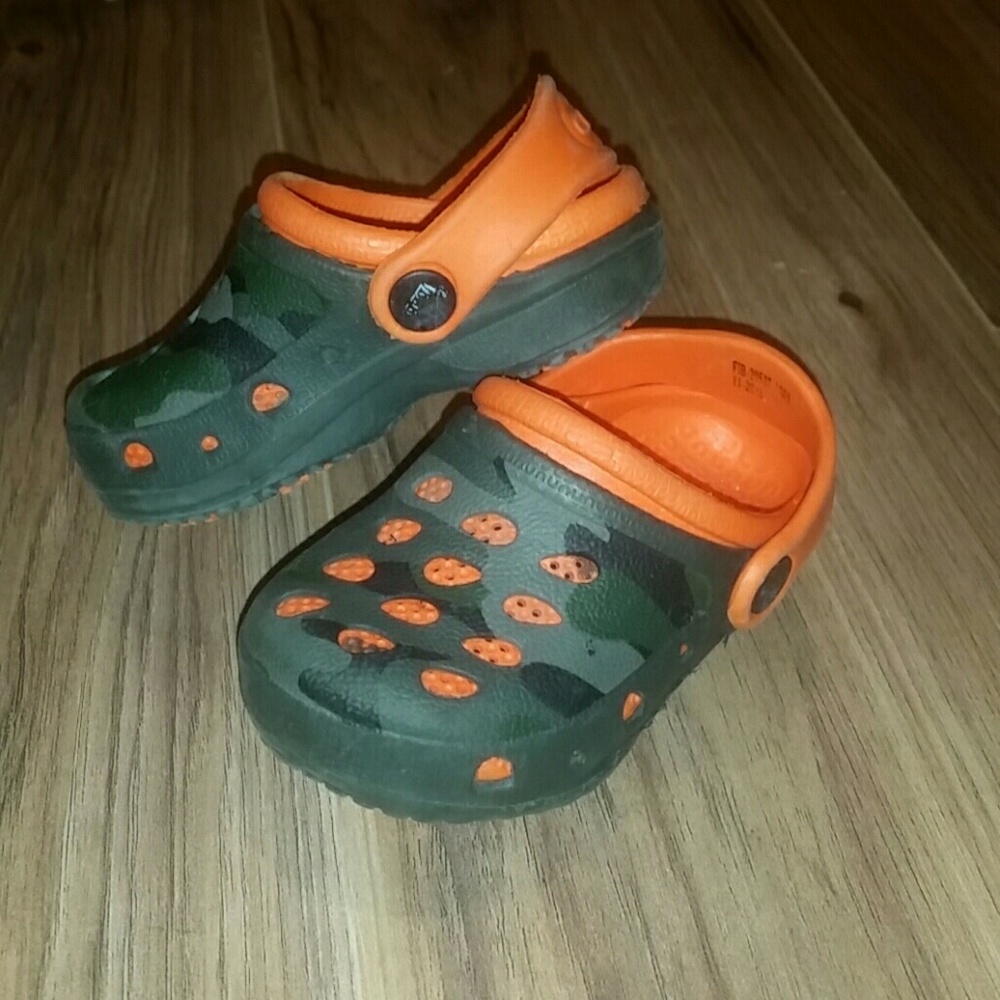 Baby Boys outdoor camo orange water shoe 4-5
